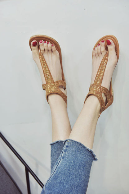 Beach sandals with rhinestones